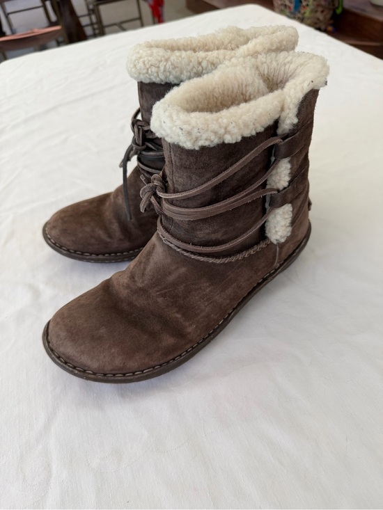 UGG Shoes - Ugg’s Women’s Brown Suede Shearling-Lined Winter Boots Sz 9